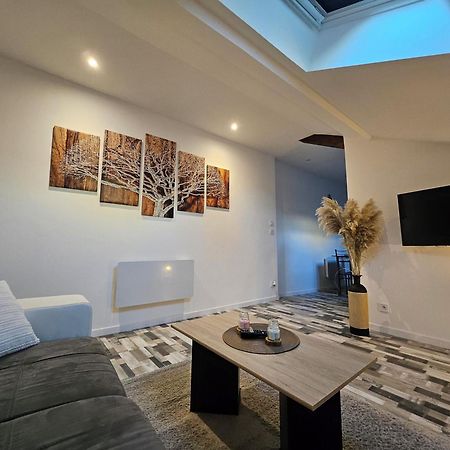 Joli Appartement Mansarde Decize Bagian luar foto